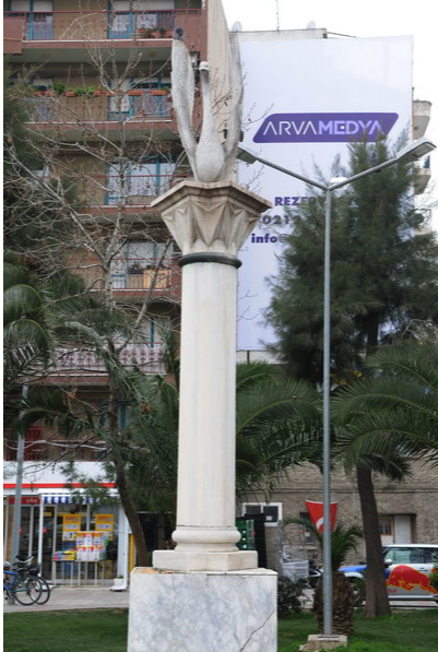 Kuğulu Park Anıtı