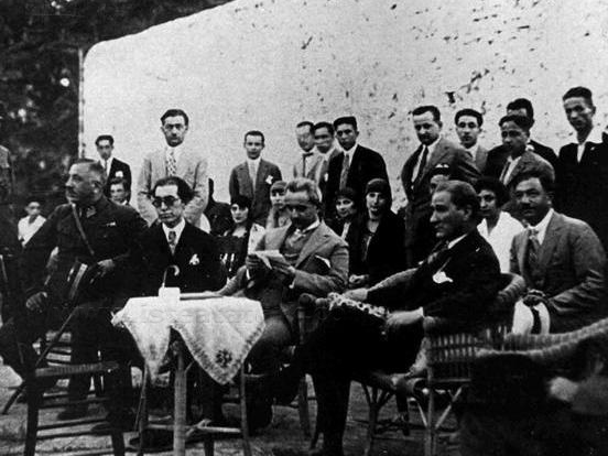 Atatürk'ün Adımlarıyla Karşıyaka