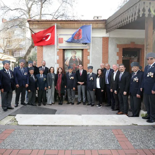 Karşıyaka’da Gaziler Ve Şehit Ailelerine Anlamlı Ziyaret haber fotoğrafı
