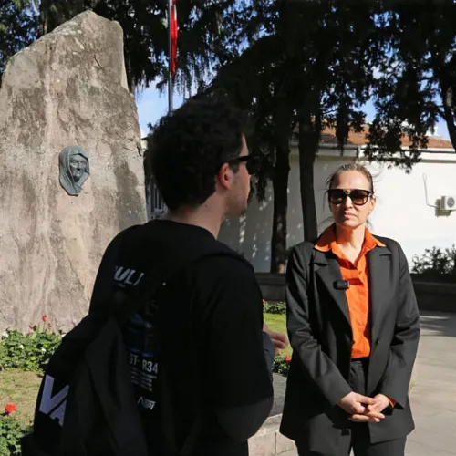 ‘Atatürk’ün Adımlarıyla Karşıyaka’ Turlarına Yoğun İlgi haber fotoğrafı