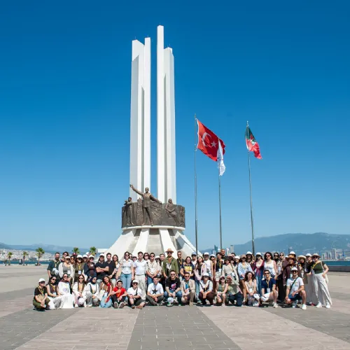 Geleceğin Mimarları Karşıyaka’nın Tarihi Mirasını Keşfetti haber fotoğrafı