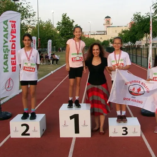 Cumhuriyet Coşkusu Atletizm Pistinde Yaşanacak haber fotoğrafı