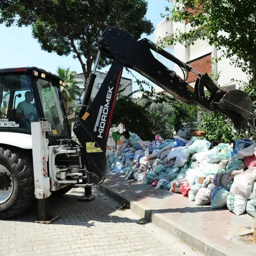 Karşıyaka’da Sokaklara Moloz Atanlara 92 Bin TL Ceza! haber fotoğrafı