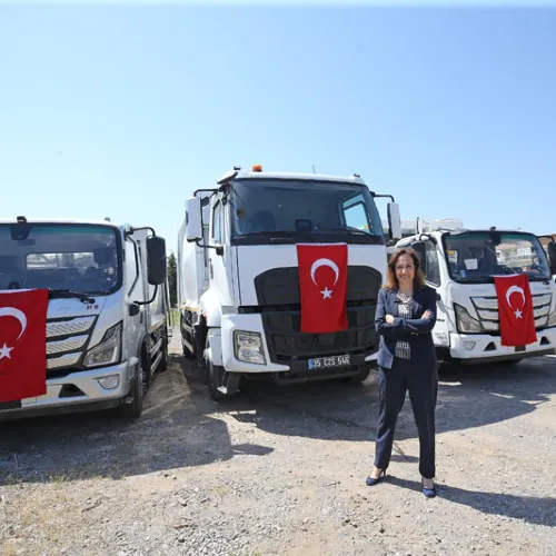 Karşıyaka’nın Temizlik Filosu Üç Yeni Kamyonla Güçlendi haber fotoğrafı