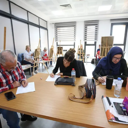 Karşıyaka’nın 3. Yaş Üniversitesi’nde 2. Dönem Başladı haber fotoğrafı
