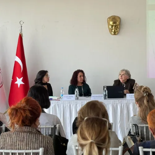 Karşıyaka’da ‘Kadın Ve Kent’ Vizyonu Masaya Yatırıldı haber fotoğrafı