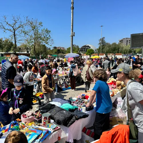 Karşıyaka’da ‘Çocuklar İçin 2. El Pazarı’na Büyük İlgi haber fotoğrafı