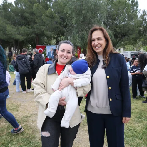 Karşıyaka Belediyesi’nden Yeni Doğan Bebeklere Sıcak Karşılama haber fotoğrafı