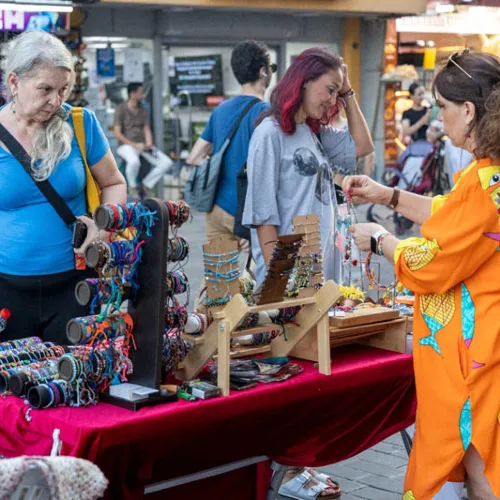Karşıyaka Çarşısı Kadın Emeğiyle Renkleniyor haber fotoğrafı