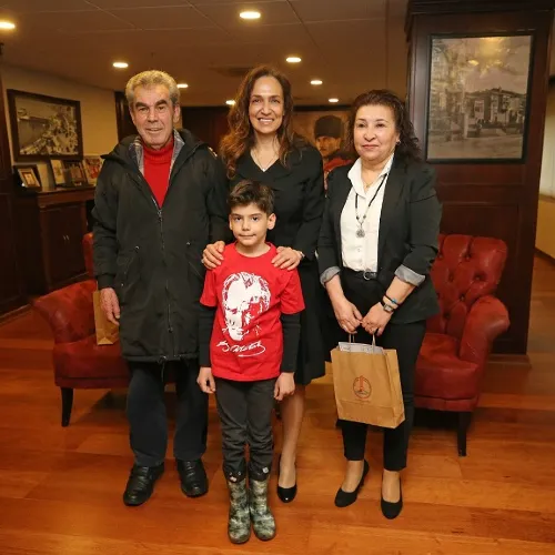 Karşıyaka Belediyesi Yılın Kitap Tutkunlarını Seçti haber fotoğrafı