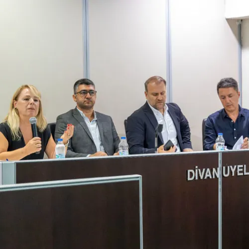 Karşıyaka’da Kentsel Dönüşüm Zirvesi: Uzmanlar Vatandaşlarla Buluştu haber fotoğrafı