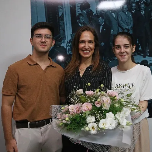 Karşıyakalı Öğrencilere Kariyer Desteği: Meslek Tanıtım Günleri Başladı  haber fotoğrafı