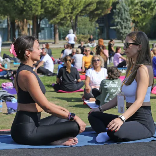Karşıyaka Belediyesi’nden 14 Şubat’a Özel Yoga Etkinliği  haber fotoğrafı