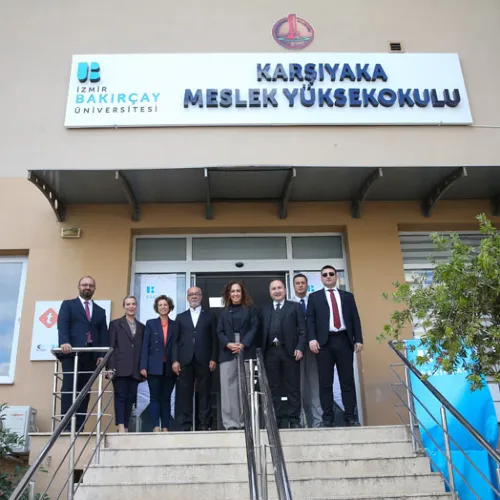 Karşıyaka’da Üniversite Gururu! haber fotoğrafı