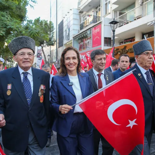 Karşıyaka’da Gazilere Saygı Yürüyüşü haber fotoğrafı